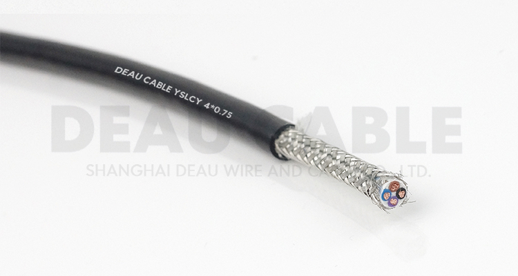 典型應(yīng)用適用機(jī)床和起重運(yùn)輸設(shè)備在內(nèi)的制造加工用機(jī)器各部件間的內(nèi)部連接。 充許該電纜直接與電源線相連接.不推薦屏蔽電纜用于連續(xù)彎曲的場合， 可用于工業(yè)使用環(huán)境下的偶爾彎曲移動場合， 如機(jī)床、 磨床等。
